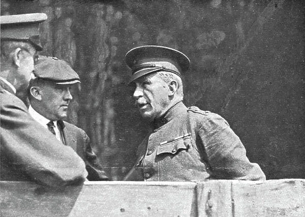 L'Avant-Guerre aux Etats-Unis; Le major-general Leonard Wood, organisateur du camp de... 1917. Creator: Unknown