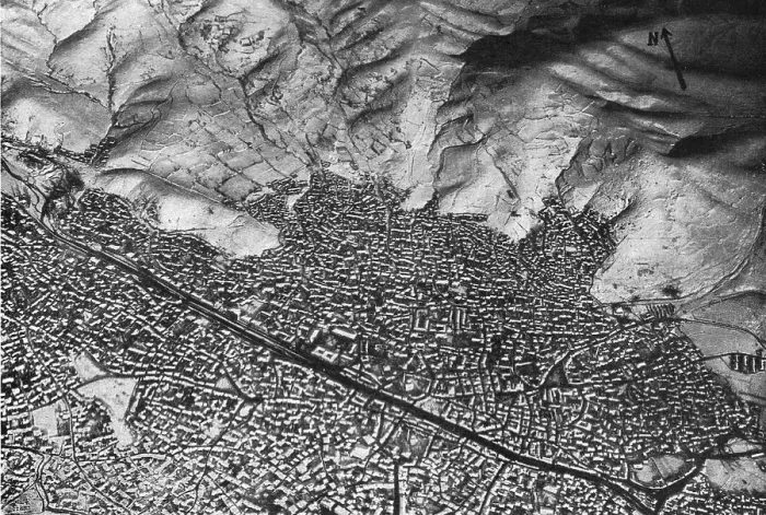 Framed Print : L'Aviation Francaise sur le front Macedonien; Vue de monastir, prise d'un avion, 1916. Creator: Unknown Framed Print : L'Aviation Francaise sur le front Macedonien; Vue de monastir, prise d'un avion, 1916. Creator: Unknown