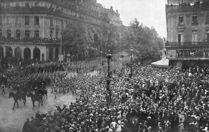 Framed Print : Le 14 juillet 1916 a Paris: L'armee et la Foule, Place de l'Opera, 1916. Creator: Jean Clair-Guyot Framed Print : Le 14 juillet 1916 a Paris: L'armee et la Foule, Place de l'Opera, 1916. Creator: Jean Clair-Guyot