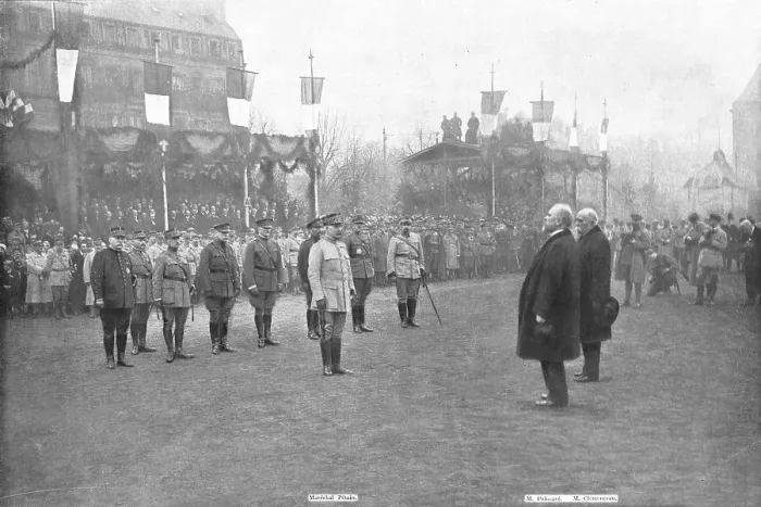 Framed Print : Le Baton de Petain; Sur l'esplanade de Metz, le 8 decembre 1918: Le president de la Repub... 1918. Creator: Unknown Framed Print : Le Baton de Petain; Sur l'esplanade de Metz, le 8 decembre 1918: Le president de la Repub... 1918. Creator: Unknown