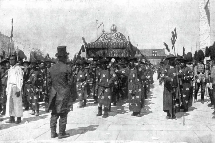 Framed Print : Le changement de President en Chine; les funerailles de Yuan Chi Kai, 1916. Creator: Unknown Framed Print : Le changement de President en Chine; les funerailles de Yuan Chi Kai, 1916. Creator: Unknown
