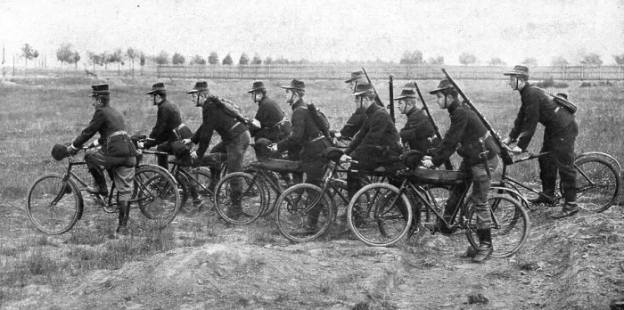 Framed Print : Le combat de Haelen; les Belges attendaient l'arrivee des forces franco-britanniques, 1914. Creator: Montigny Framed Print : Le combat de Haelen; les Belges attendaient l'arrivee des forces franco-britanniques, 1914. Creator: Montigny
