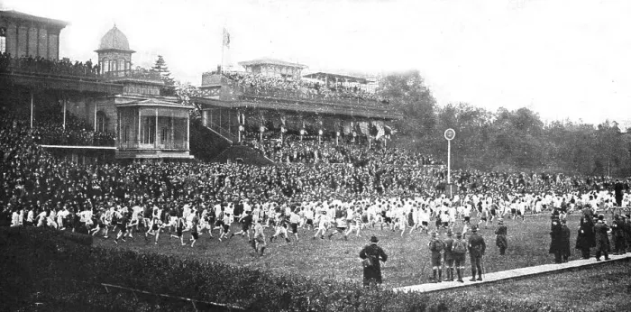 Framed Print : Le Cross des allies a Auteuil; le bataillon des concurrents francais, anglais et belges... 1916 Creator: Unknown. Le Cross des allies a Auteuil; le bataillon des concurrents francais, anglais et belges... 1916 Creator: Unknown Framed Print : Le Cross des allies a Auteuil; le bataillon des concurrents francais, anglais et belges... 1916 Creator: Unknown. Le Cross des allies a Auteuil; le bataillon des concurrents francais, anglais et belges... 1916 Creator: Unknown