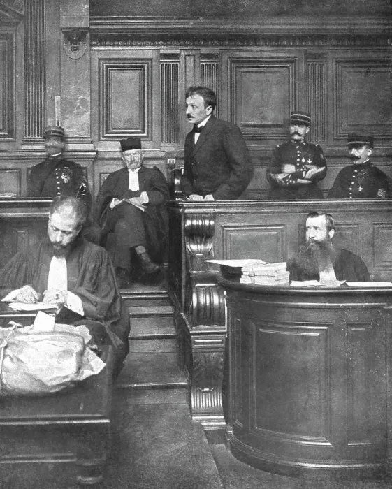 Framed Print : Le defaitisme et les grands proces; l'affaire villain en cour d'assises; l'assasin de... 1919. Creator: Unknown Framed Print : Le defaitisme et les grands proces; l'affaire villain en cour d'assises; l'assasin de... 1919. Creator: Unknown