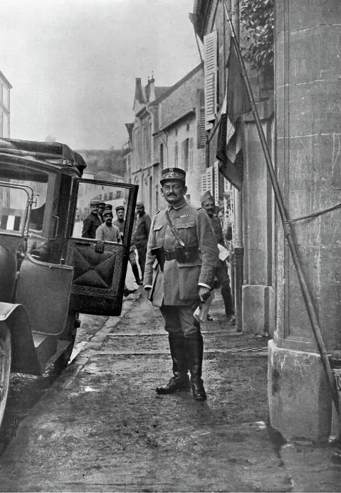 Framed Print : Le general Mangin; Ancien compagnon de Marchand dans la fameuse mission du Congo-Nil... 1916 Creator: Unknown Framed Print : Le general Mangin; Ancien compagnon de Marchand dans la fameuse mission du Congo-Nil... 1916 Creator: Unknown