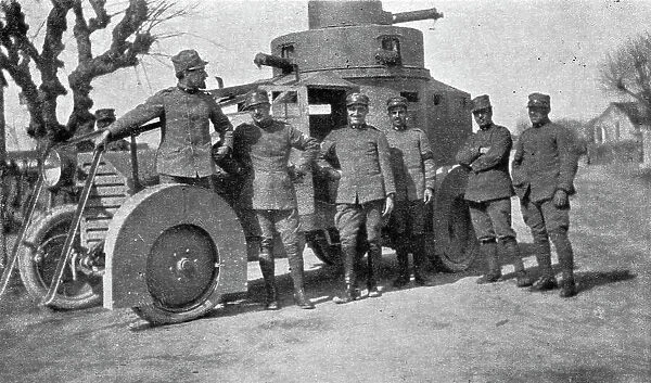 'Le front italien; la nouvelle automitrailleuse blindee de l'armee italienne, 1916. Creator: Unknown
