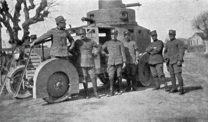 Framed Print : Le front italien; la nouvelle automitrailleuse blindee de l'armee italienne, 1916. Creator: Unknown