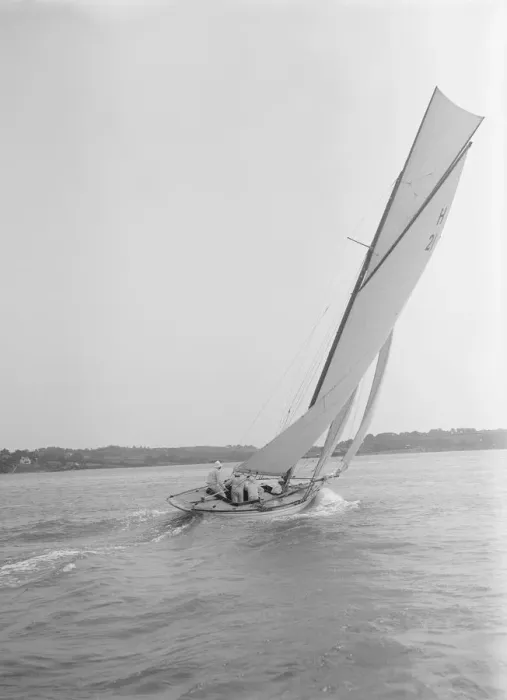 Framed Print : Le Jade, a gaff rigged 8 Metre class yacht sailing close-hauled, 1912. Creator Framed Print : Le Jade, a gaff rigged 8 Metre class yacht sailing close-hauled, 1912. Creator