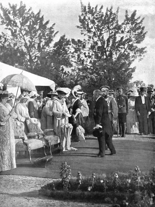 Framed Print : Le President de la Republique en Russie; Au Camp de Kransnoie-Selo, 22 juillet, 1914. Creator: Unknown Framed Print : Le President de la Republique en Russie; Au Camp de Kransnoie-Selo, 22 juillet, 1914. Creator: Unknown