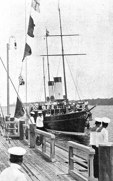 Le President de la Republique en Russie; Le yacht Alexandria, 1914. Creator: Unknown