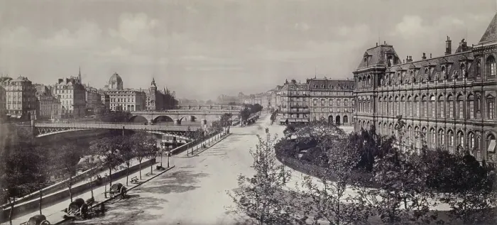 Framed Print : Le quai Pelletier et l'Hôtel de Ville (vue prise du quai de la Grève), 4ème arrondiss...c1845-1885. Creators: Frederic Martens, Goupil and Co Framed Print : Le quai Pelletier et l'Hôtel de Ville (vue prise du quai de la Grève), 4ème arrondiss...c1845-1885. Creators: Frederic Martens, Goupil and Co