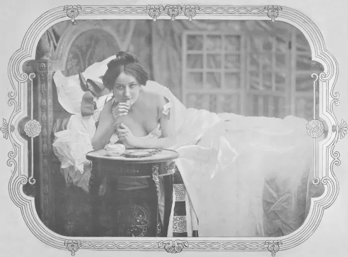 Framed Print : Le Reconfort, 1900 Framed Print : Le Reconfort, 1900