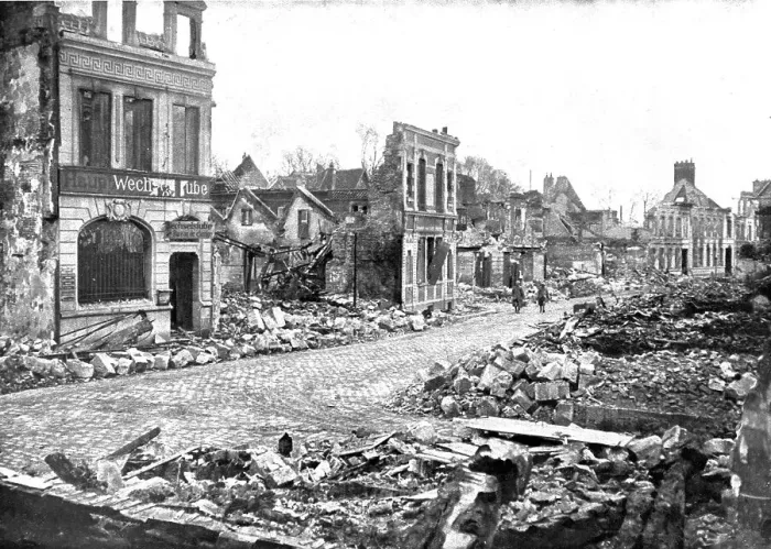 Framed Print : Le Royaume de la Mort'; La rue Saint-Eloi a Chauny: en y rentrante le 19 mars 1917, nos troupes tro Creator: Unknown Framed Print : Le Royaume de la Mort'; La rue Saint-Eloi a Chauny: en y rentrante le 19 mars 1917, nos troupes tro Creator: Unknown