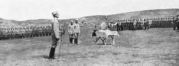 Le Serbes en Serbie; le prince-regent de Serbie adressant une allocution a ses troupes... 1916. Creator: Unknown