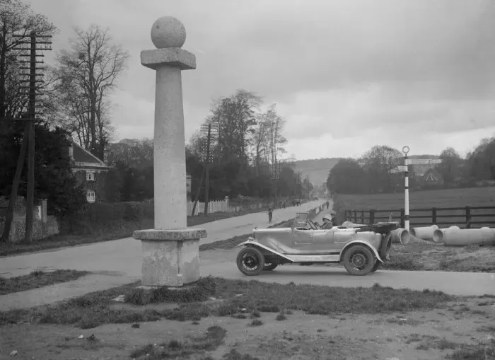 Framed Print : Lea-Francis, junction of A40 and Aylesbury road, High Wycombe, Buckinghamshire, c1920s