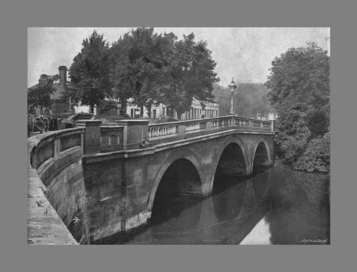 Framed Print : Leamington Bridge, c1900. Artist: Valentine & Sons Framed Print : Leamington Bridge, c1900. Artist: Valentine & Sons