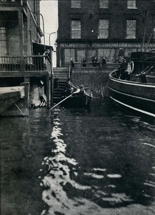 Framed Print : Leaving Battle Bridge Stairs, London, c1900 (1901) Framed Print : Leaving Battle Bridge Stairs, London, c1900 (1901)