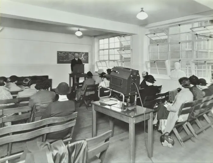 Framed Print : Lecture in progress, City Literary Institute, London, 1939 Framed Print : Lecture in progress, City Literary Institute, London, 1939