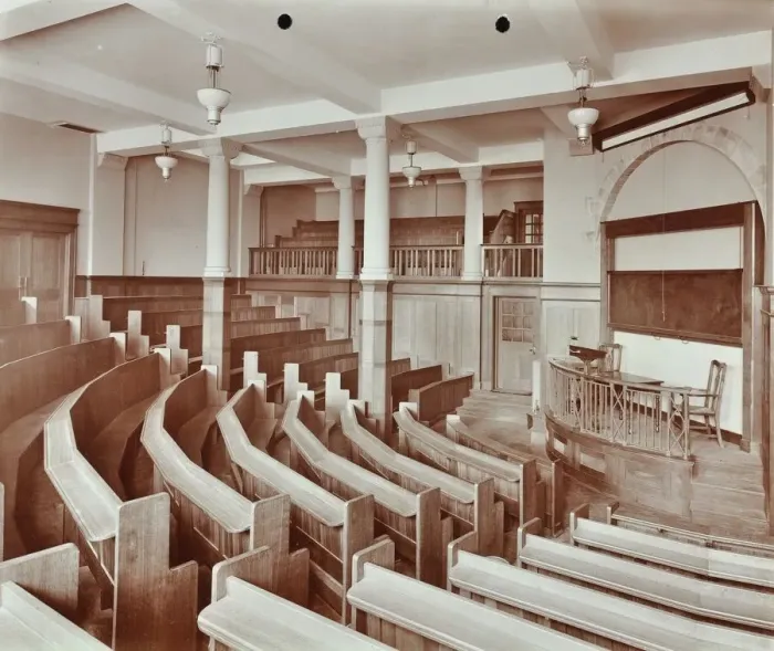 Framed Print : Lecture theatre, London Day Training College, Camden, 1907 Framed Print : Lecture theatre, London Day Training College, Camden, 1907