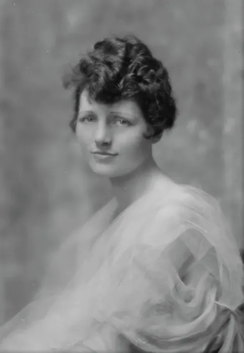 Framed Print : Lee, Helen, Mrs. portrait photograph, 1914 Sept. 16. Creator: Arnold Genthe Framed Print : Lee, Helen, Mrs. portrait photograph, 1914 Sept. 16. Creator: Arnold Genthe