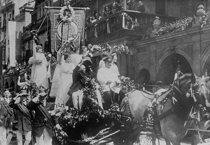 Framed Print : Leipzig Turnfest Procession, 1913. Creator: Bain News Service Framed Print : Leipzig Turnfest Procession, 1913. Creator: Bain News Service
