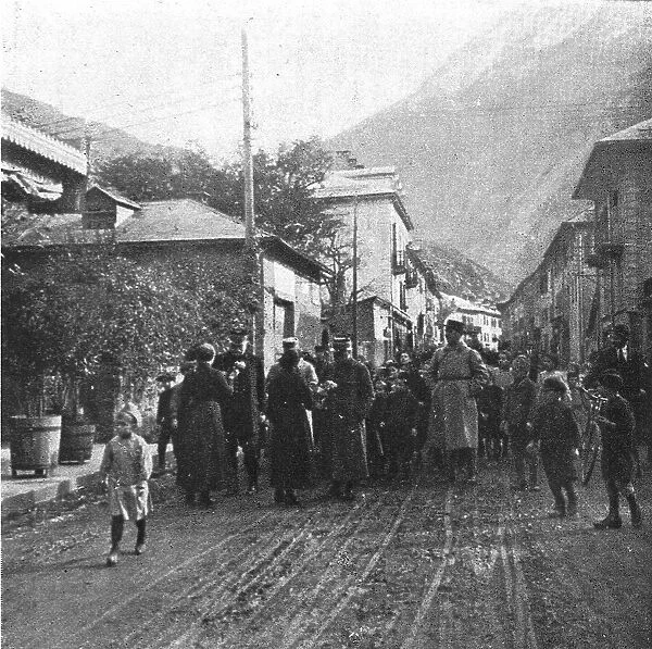 L'entrevue des generaux Cadorna, Joffre et de Castelnau a Saint-Michel-de-Maurienne; le... 1916. Creator: Unknown