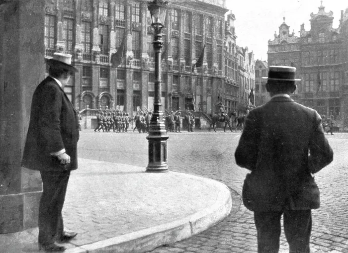 Framed Print : Les Allemands a Bruxelles; Le 20 aout 1914, l'infanterie allemande entrait a Bruxelles, 1914. Creator: Unknown Framed Print : Les Allemands a Bruxelles; Le 20 aout 1914, l'infanterie allemande entrait a Bruxelles, 1914. Creator: Unknown