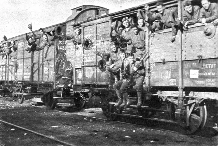 Framed Print : Les Americains en Ligne; En route pour le front, 1917. Creator: Unknown Framed Print : Les Americains en Ligne; En route pour le front, 1917. Creator: Unknown