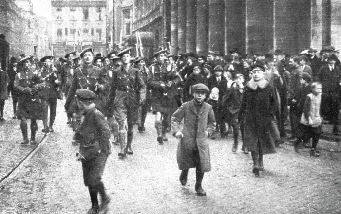 Framed Print : Les Anglais sur le Rhin; A Cologne, Les bagpipers ecossais dans les rues de Cologne... 1918. Creator: Jean Clair-Guyot Framed Print : Les Anglais sur le Rhin; A Cologne, Les bagpipers ecossais dans les rues de Cologne... 1918. Creator: Jean Clair-Guyot