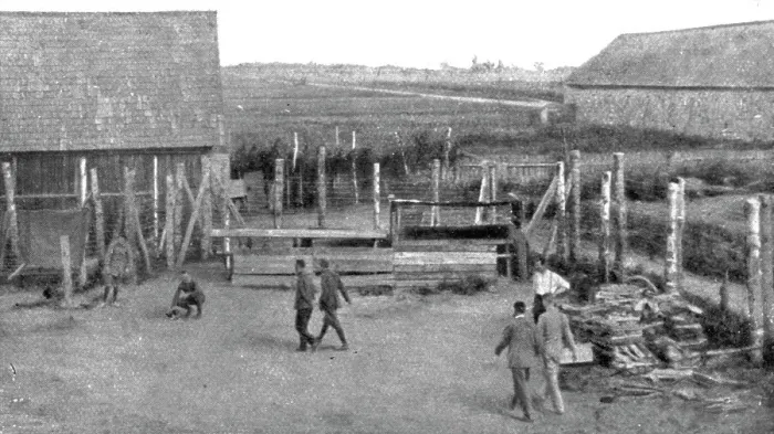 Framed Print : Les camps de represailles; Deux aspects de la cour de 30 metres de cote que les officiers... 1916. Creator: Unknown Framed Print : Les camps de represailles; Deux aspects de la cour de 30 metres de cote que les officiers... 1916. Creator: Unknown