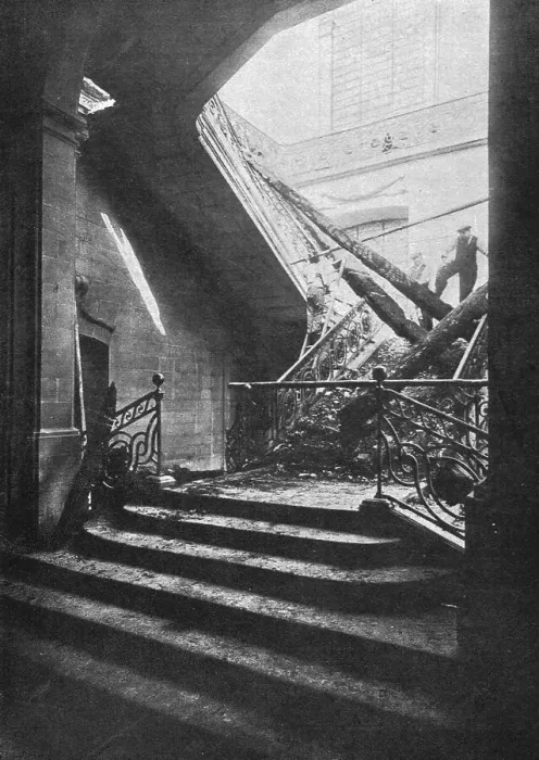 Framed Print : Les destructions de monuments a Venise et a Reims; L'Hotel-Dieu de Reims, 1916. Creator: Unknown Framed Print : Les destructions de monuments a Venise et a Reims; L'Hotel-Dieu de Reims, 1916. Creator: Unknown