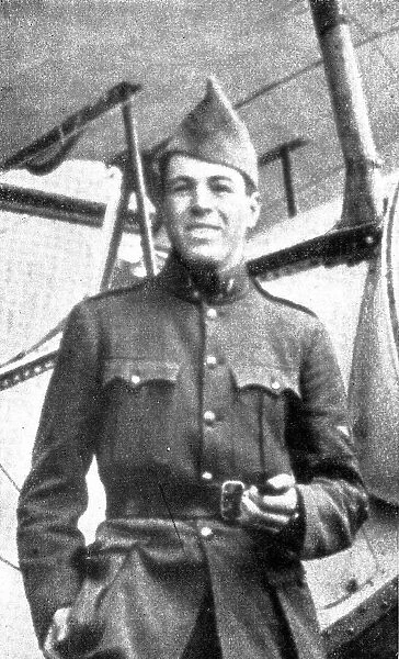 Les Etats-Unis dans la guerre; Le sergent aviateur americain Victor Chapman, tombe... (1917). Creator: Unknown