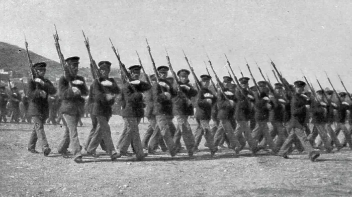 Framed Print : Les Evenements de Grece; L'armee d'Athenes: un regiment portant la casquette allemande... 1917. Creator: Unknown Framed Print : Les Evenements de Grece; L'armee d'Athenes: un regiment portant la casquette allemande... 1917. Creator: Unknown