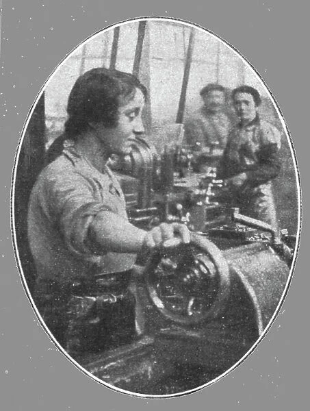Les femmes dans les usines de guerre; Une jeune Parisienne travaillant a l'evidement... 1916. Creator: Unknown
