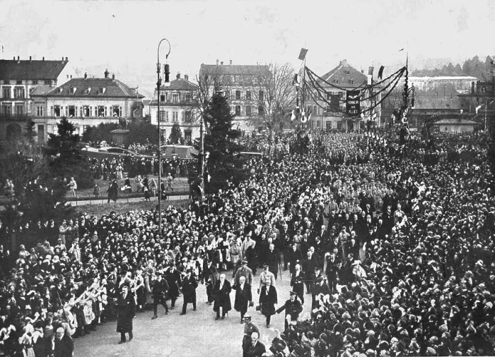 Framed Print : Les fetes de Colmar et de Mulhouse; A Mulhouse, le meme jour: le cortege presidentiel... 1918. Creator: Narain Framed Print : Les fetes de Colmar et de Mulhouse; A Mulhouse, le meme jour: le cortege presidentiel... 1918. Creator: Narain