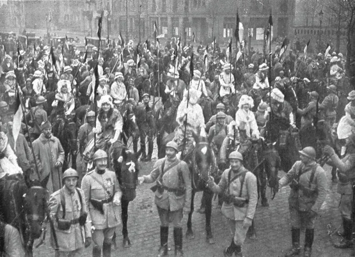 Framed Print : Les fetes du 8 decembre 1918 a Metz; Un escadron feminin: jeunes filles montees sur les... 1918. Creator: Unknown Framed Print : Les fetes du 8 decembre 1918 a Metz; Un escadron feminin: jeunes filles montees sur les... 1918. Creator: Unknown
