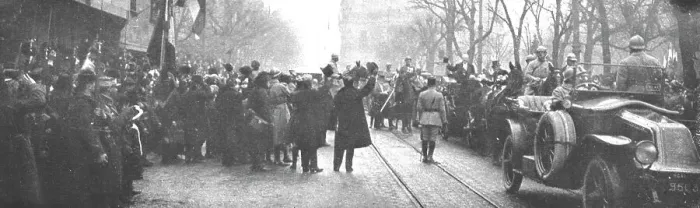 Framed Print : Les fetes du 9 decembre 1918 a Strasbourg; Le President acclame au depart de l'Hotel de Ville, 1918 Creator: Unknown