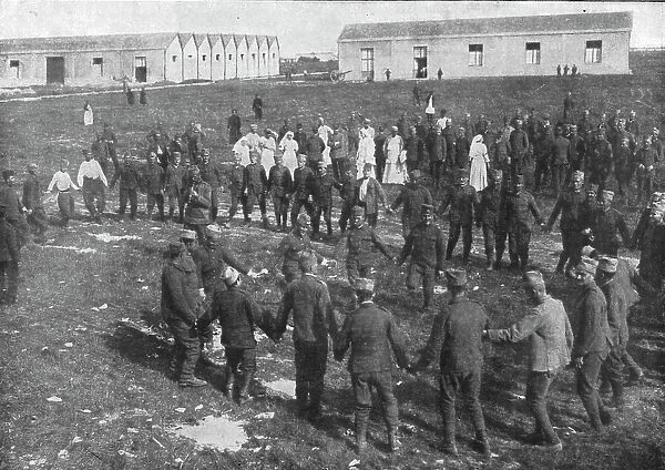 Les hotes de la Tunisie; contingents Serbes et prisonniers allemands : les jeunes soldats... 1916. Creator: Combarel
