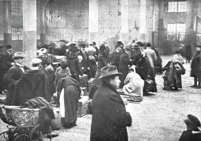 Framed Print : Les Indesirables; Au marche couvert de Mulhouse: la verification des bagages par... 1918. Creator: Unknown Framed Print : Les Indesirables; Au marche couvert de Mulhouse: la verification des bagages par... 1918. Creator: Unknown