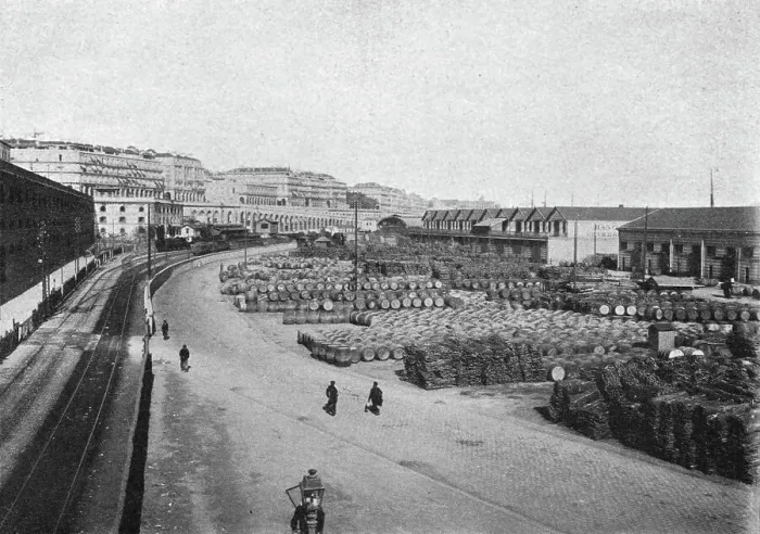 Framed Print : Les quais d'Alger; Afrique du nord, 1914. Creator: Charles Chusseau-Flaviens Framed Print : Les quais d'Alger; Afrique du nord, 1914. Creator: Charles Chusseau-Flaviens