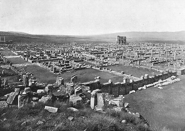 'Les ruines de Timgad; Afrique du nord, 1914. Creator: Unknown
