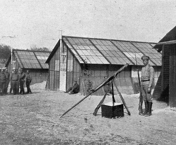Les Russes en France; au camp de Mailly-le-Grand : la garde du drapeau, 1916. Creator: Unknown