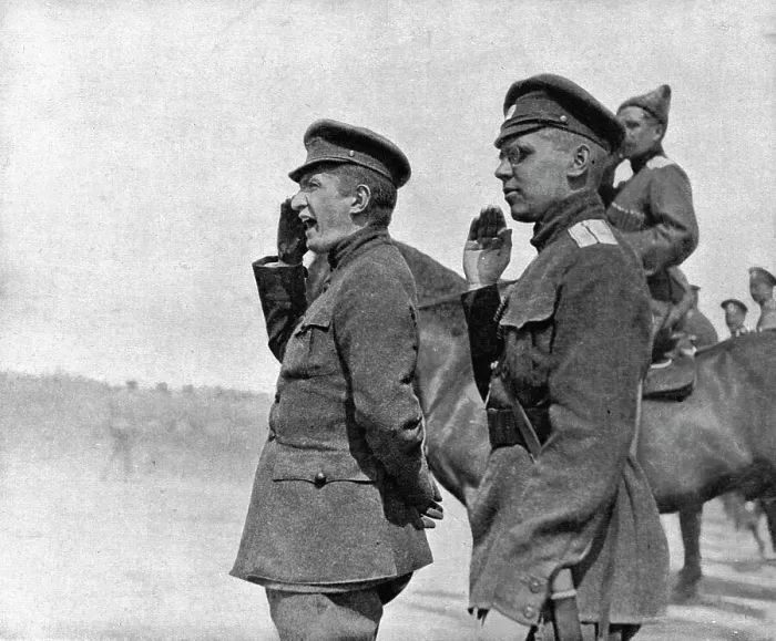 Framed Print : Les Soubresauts de la Russie; Kerensky, au cours d'une revue sur le front, repond aux... 1917. Creator: Unknown Framed Print : Les Soubresauts de la Russie; Kerensky, au cours d'une revue sur le front, repond aux... 1917. Creator: Unknown