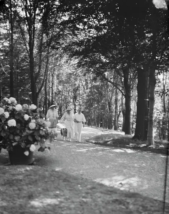 Framed Print : Leslie, Margeurite, and unidentified couple, walking in the woods, 1917 Aug. 18. Creator: Arnold Genthe