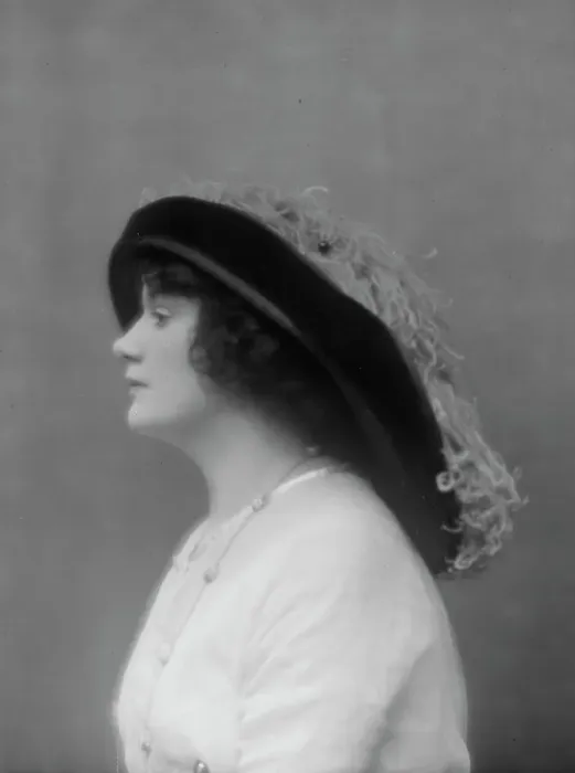 Framed Print : Leslie, Marguerite L. Miss, portrait photograph, 1913 Apr. 6. Creator: Arnold Genthe