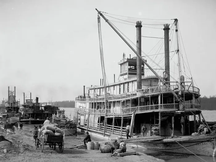 Framed Print : The Levee, Vicksburg, Miss. between 1900 and 1920. Creator: Unknown Framed Print : The Levee, Vicksburg, Miss. between 1900 and 1920. Creator: Unknown