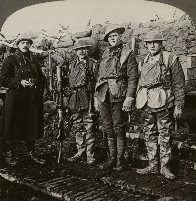 Framed Print : Lewis machine gunners, Hollebeke, Belgium, World War I, 1914-1918. Artist: Realistic Travels Publishers Framed Print : Lewis machine gunners, Hollebeke, Belgium, World War I, 1914-1918. Artist: Realistic Travels Publishers