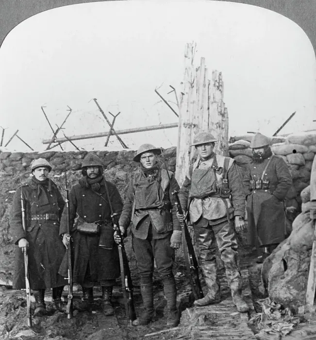Framed Print : Lewis machine gunners, Hollebeke, Belgium, World War I, c1914-c1918. Artist: Realistic Travels Publishers Framed Print : Lewis machine gunners, Hollebeke, Belgium, World War I, c1914-c1918. Artist: Realistic Travels Publishers