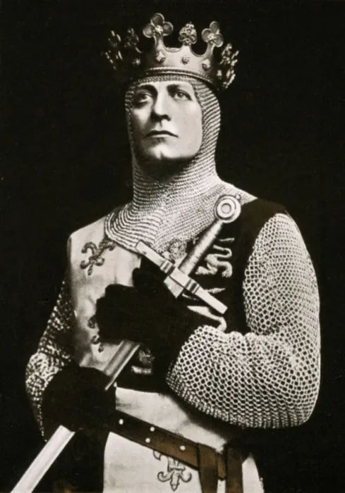 Framed Print : Lewis Waller (1860-1915), actor and theatre manager, in Henry V, 1908-1909. Artist: Langfier Photo Framed Print : Lewis Waller (1860-1915), actor and theatre manager, in Henry V, 1908-1909. Artist: Langfier Photo