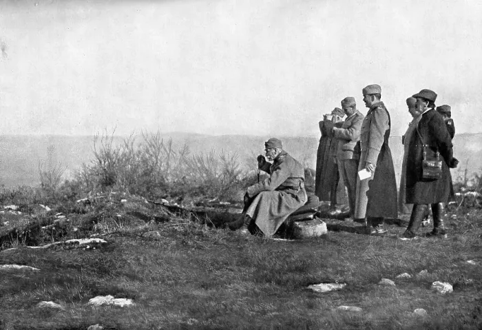Framed Print : L'exemple du souverain; Le roi Pierre 1er observe les peripeties de la bataille, Dec 1914. Creator: Samson Tchernoff Framed Print : L'exemple du souverain; Le roi Pierre 1er observe les peripeties de la bataille, Dec 1914. Creator: Samson Tchernoff